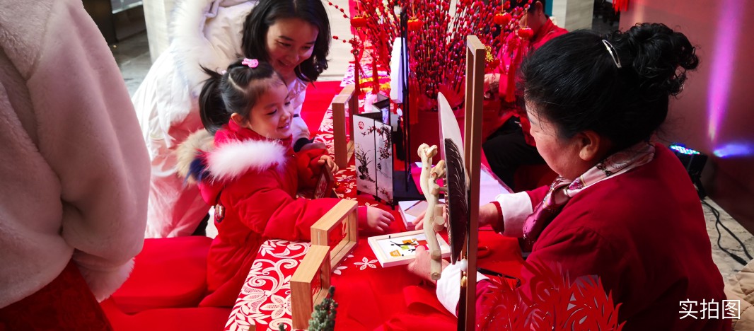 1578210126245716.jpg 金輝江山銘著售樓部活動(dòng)現(xiàn)場(chǎng)