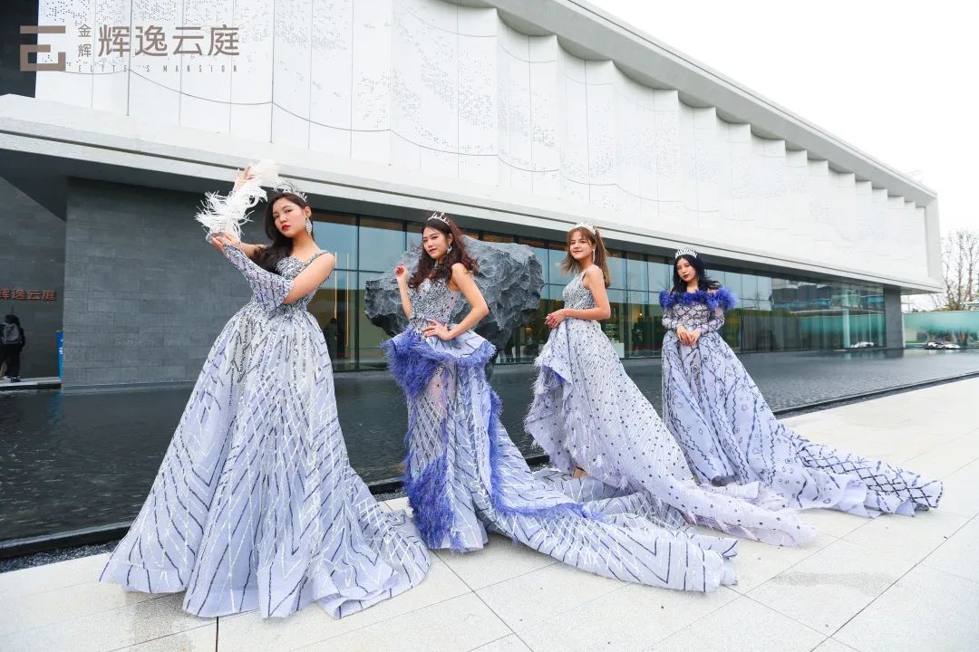 金輝輝逸云庭營(yíng)銷(xiāo)中心 金輝輝逸云庭營(yíng)銷(xiāo)中心開(kāi)放現(xiàn)場(chǎng)實(shí)景圖